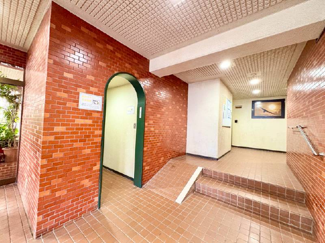 エントランスホール